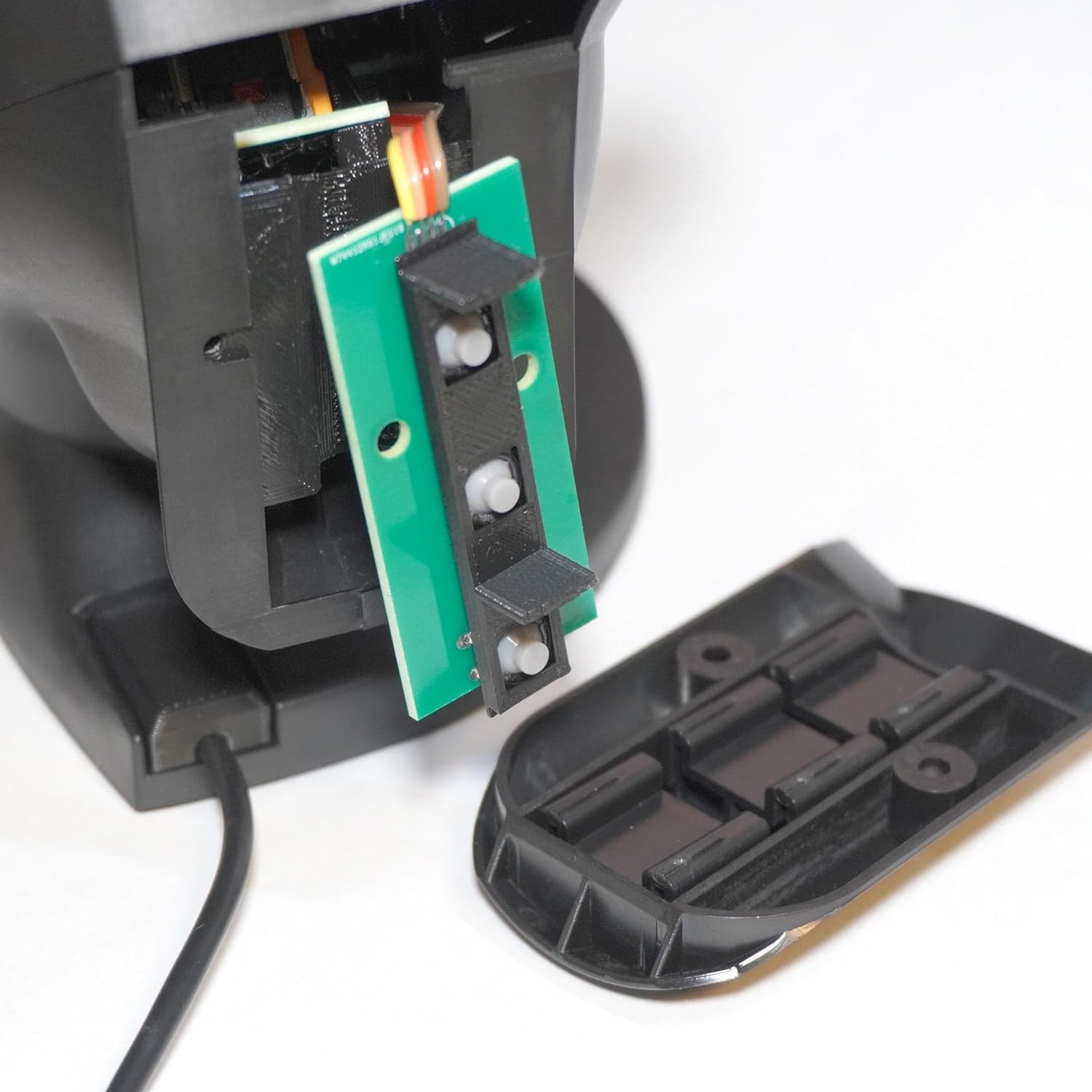 マウサーパッドV2の交換可能な背面スイッチ基板